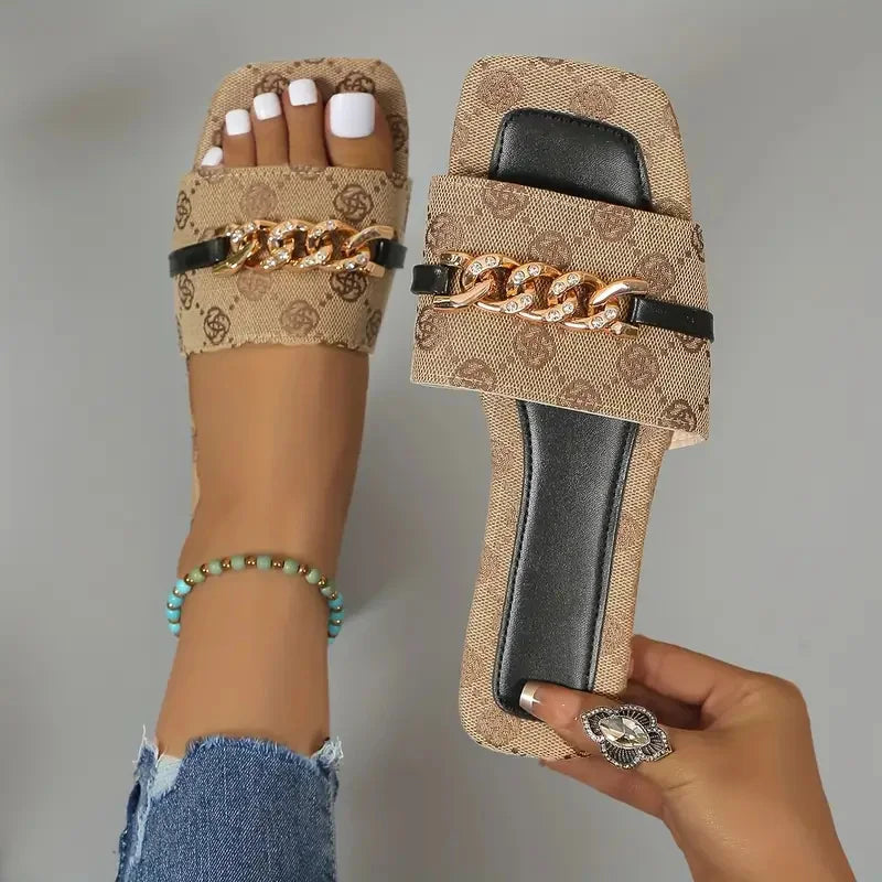 New Summer Women Flat Slippers Luxury Outdoor Beach Flat Sandals Trend Brand Designer Slippers Women Big Size Slides Women