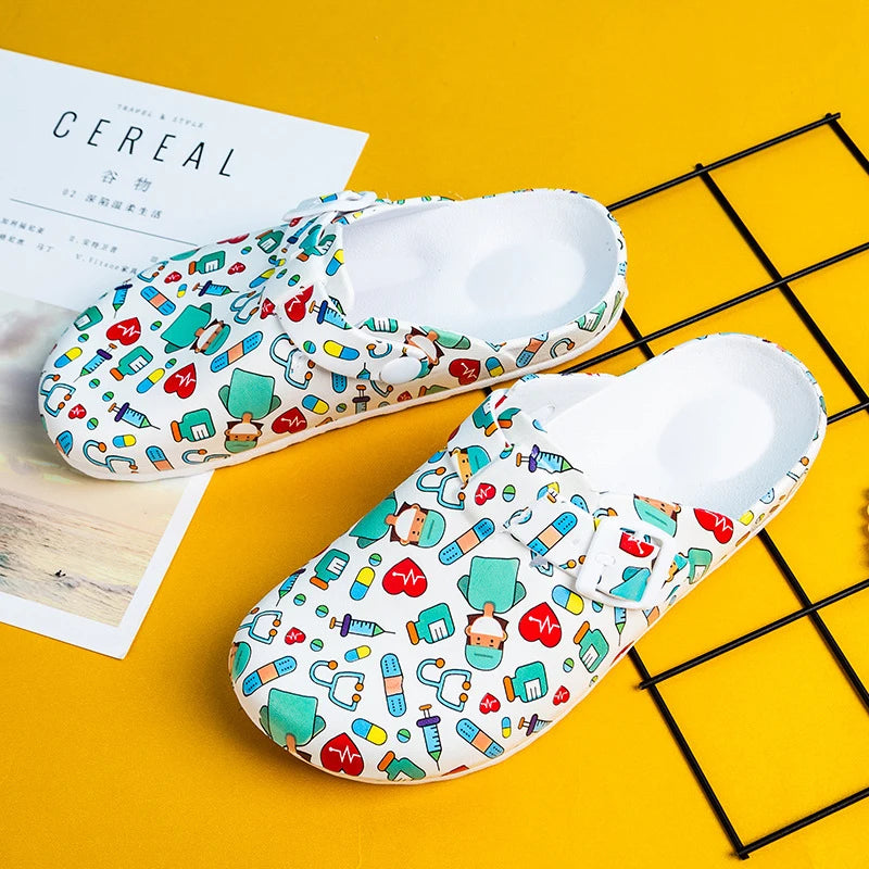 Cartoon  Print Slip Resistant Medical Clogs Doctor Nurse Slippers Ultra Light Dentist Veterinary Footwear Surgical Shoes YC-1