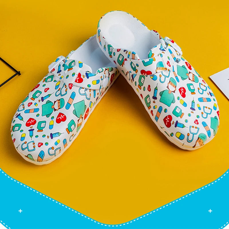 Cartoon  Print Slip Resistant Medical Clogs Doctor Nurse Slippers Ultra Light Dentist Veterinary Footwear Surgical Shoes YC-1