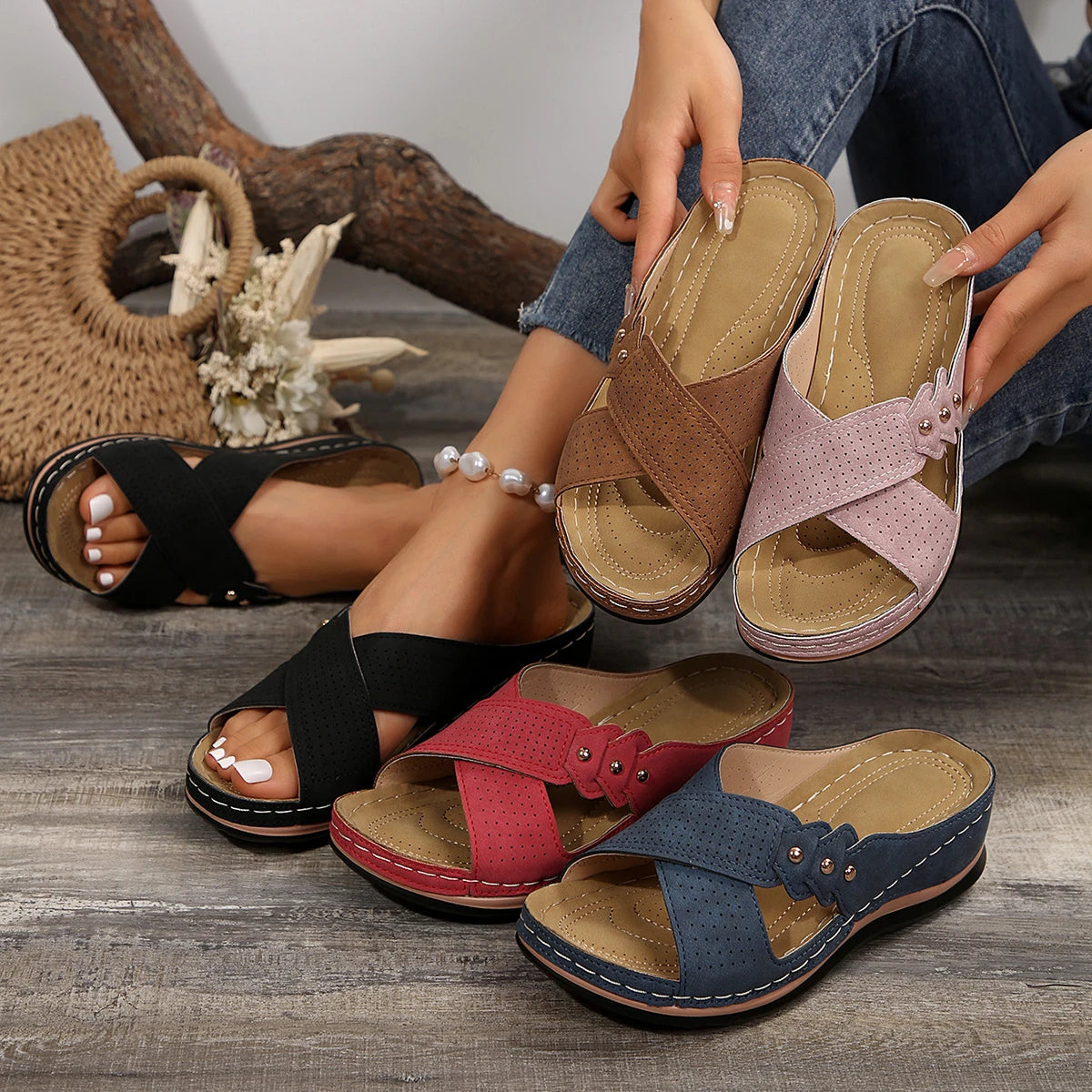 Slippers Women Leather Shoes Wedges Open Toe Casual Anti Slippery Slides Fashion Outside Beach Leaf Shaped Sandals 43 Sizes