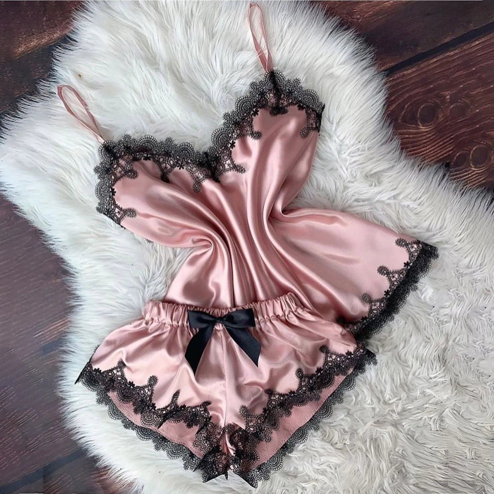 Women Sleep Wear Camisole Bow Shorts V-Neck Tops Velvet Pajamas Sleepwear