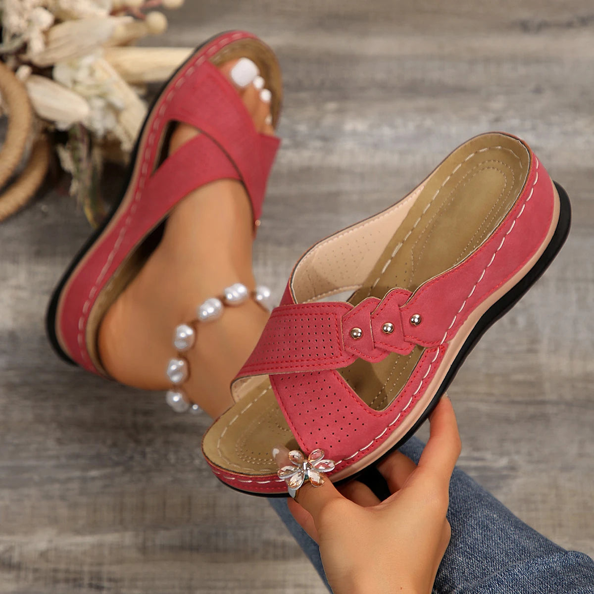 Slippers Women Leather Shoes Wedges Open Toe Casual Anti Slippery Slides Fashion Outside Beach Leaf Shaped Sandals 43 Sizes